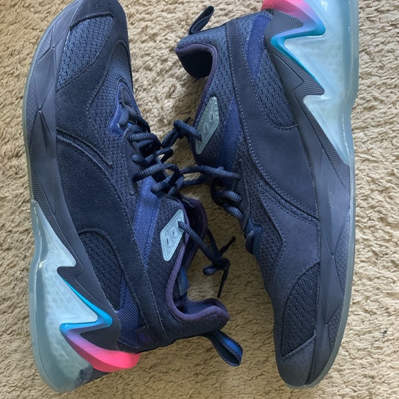 Sneaker bundle sz 11-12 - Picture 7 of 14